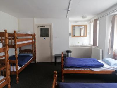 Kings Hostel Dolgellau Exterior photo